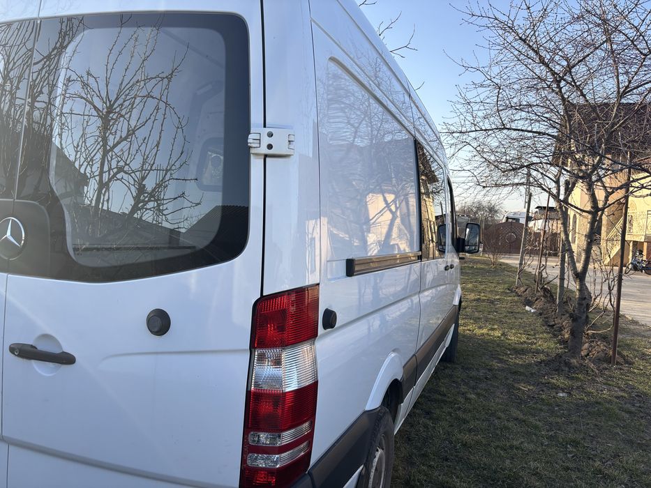 Mercedes Sprinter 5+1 An 2012 motor 2.2