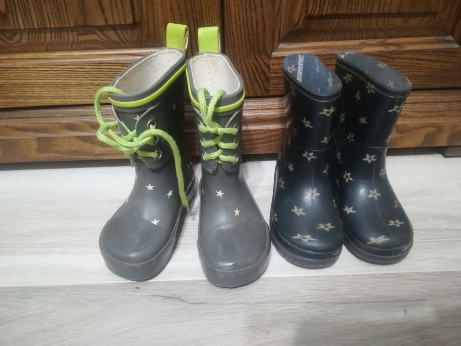 Гумени ботуши номер 20 и номер 22