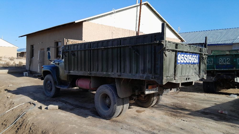 ZIL-130 sotiladi