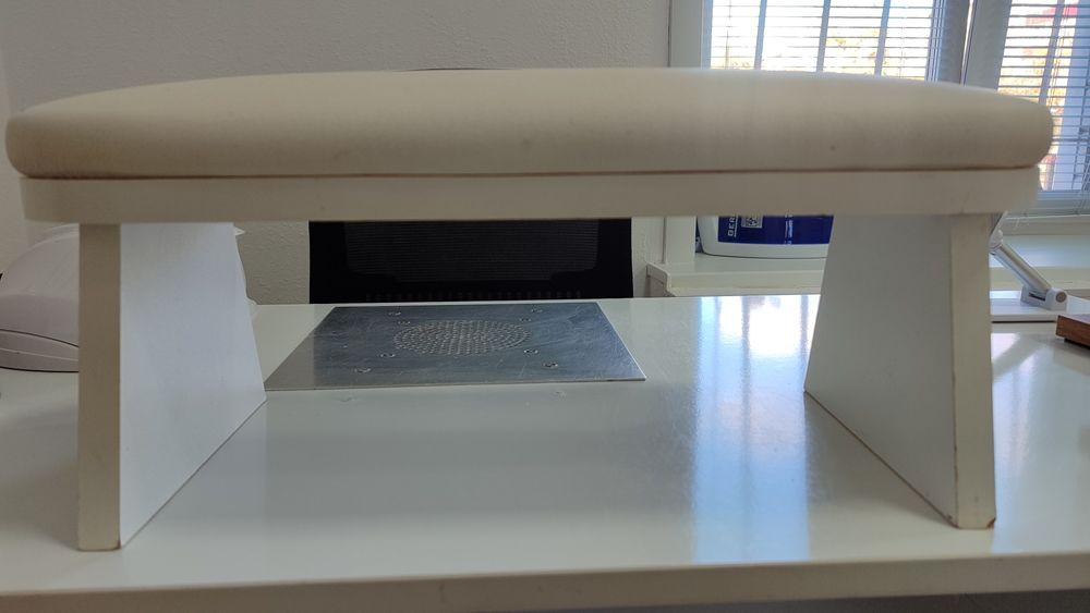 Продам подставку для рук