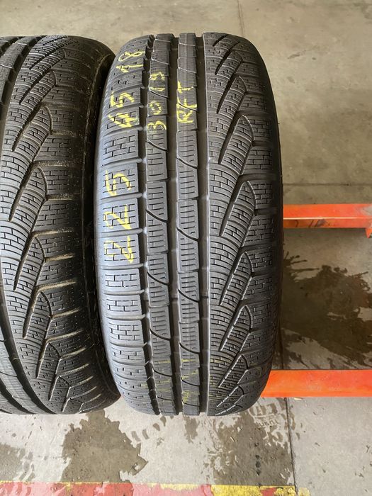 Anvelope iarna 225/45/18 Pirelli Sottozero 2 RFT 225 45 18 R18