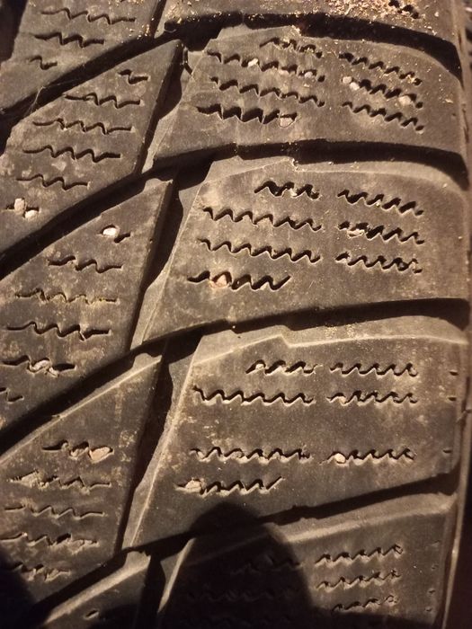 Продам зимние шины