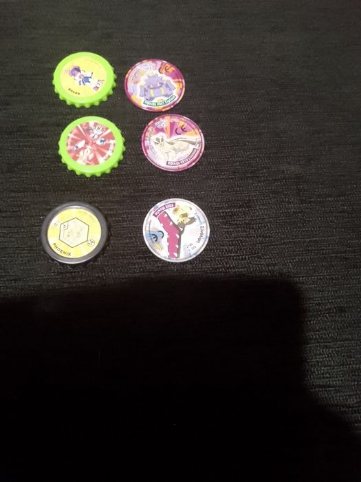 Продавам Pokemon и Megabots тазове