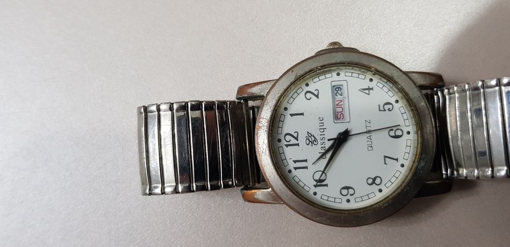 Ceasuri de mînă diverse