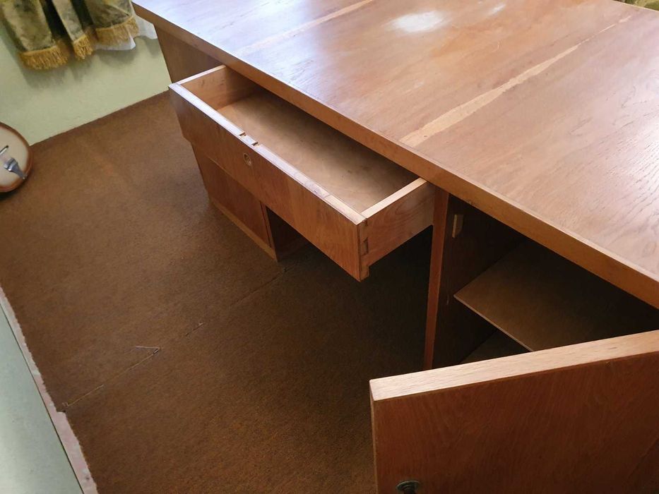 Поръчково бюро масив 250лв