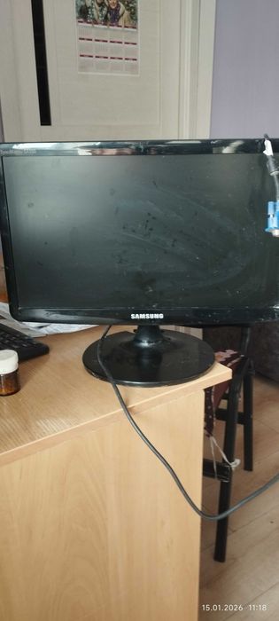 Монитор SAMSUNG жк LED