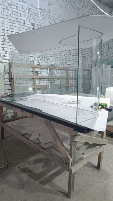 Продам стеклянный стол или аквариум