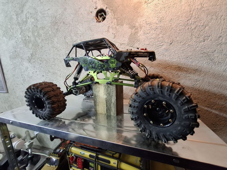 Rc crawler катерач
