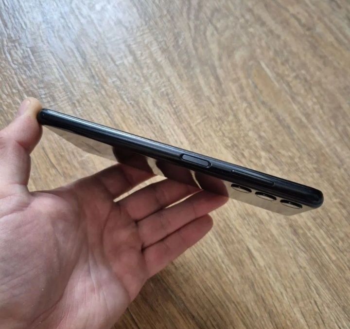 Продам телефон Samsung A04S