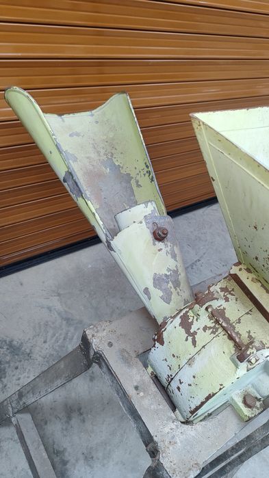 Фуражомелка с чукове и различни сита без електромотор.