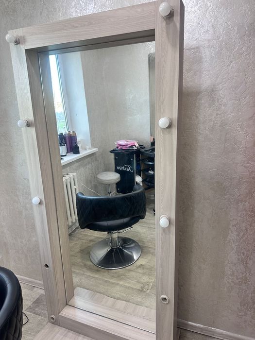 Продам кресло для парикмахера