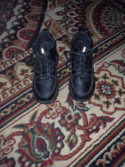 Kerasofka qizlarniki holati yaxshi ozgina kiyilgan