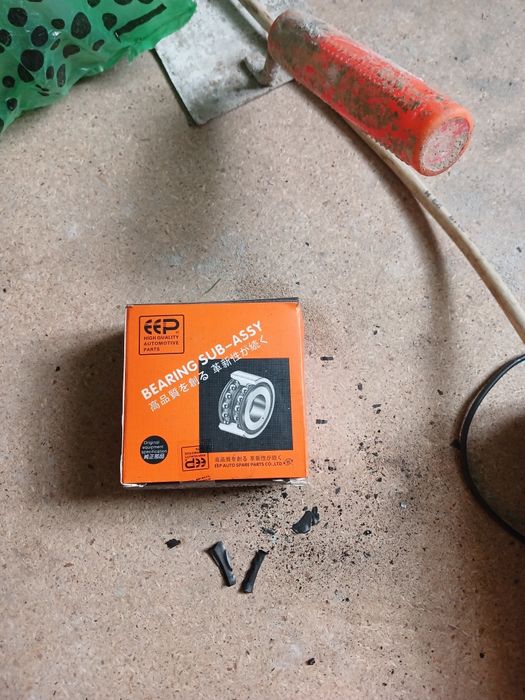 Запчасти на тойота карина е