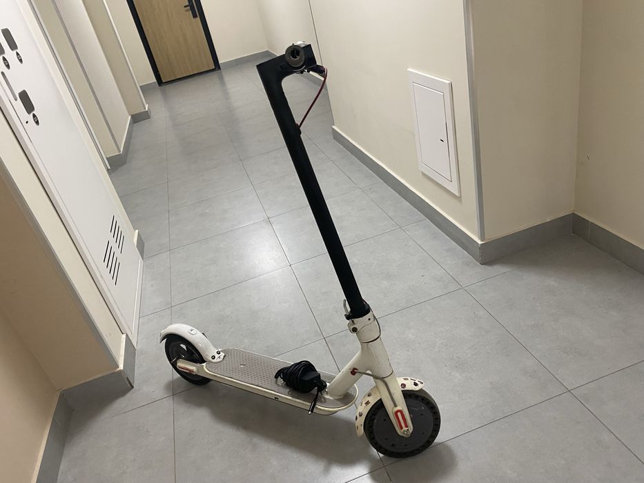 Продам электросамокат  сиоми м 365