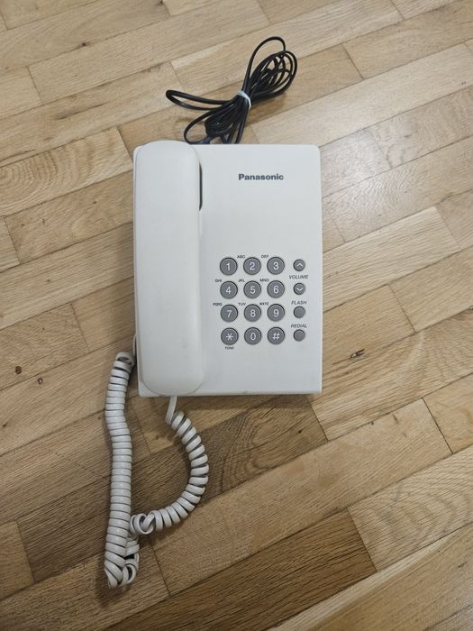 Стационарен телефон Panasonic Работи. В отлично състояние. 5 евро