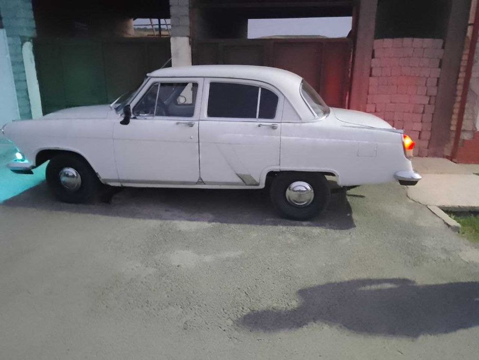 Срочна Волга 21 сотилади