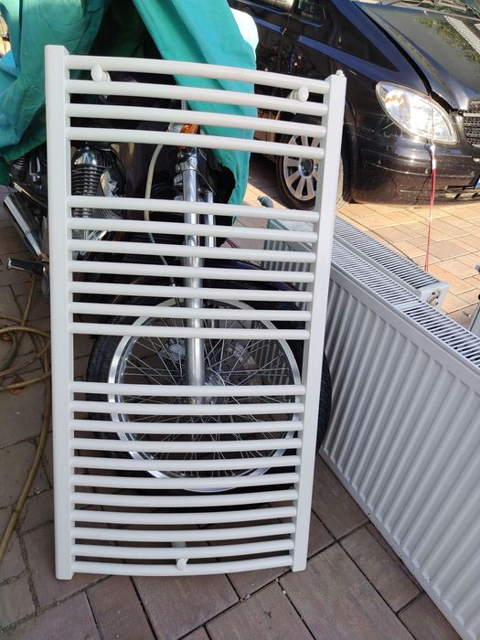 Radiatoare otel de 120/60 și 60/60 și scăriță de prosoape.