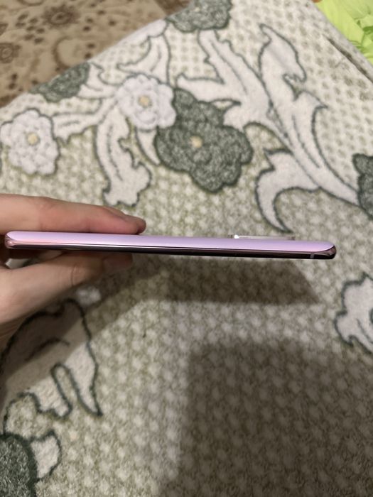 Smsung S20FE  продам