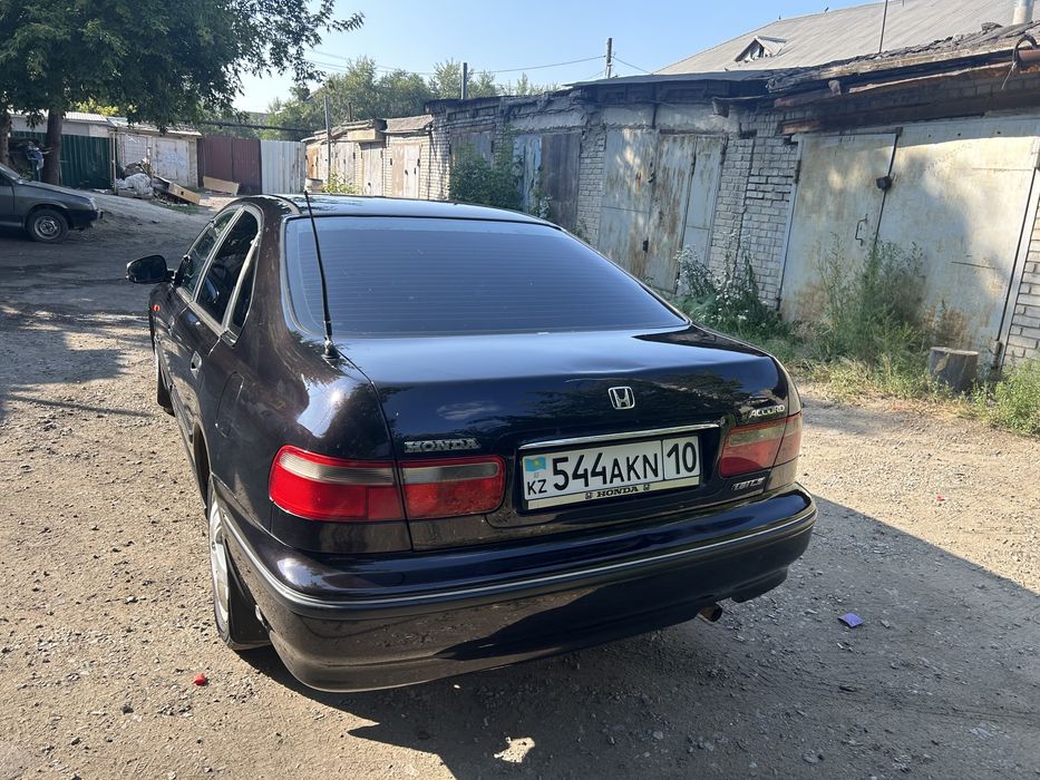 Продам машину Хонда Аккорд
