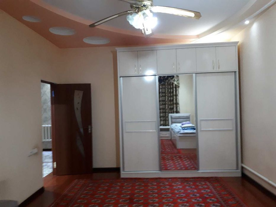 3 xonali kvartira ijaraga beriladi.