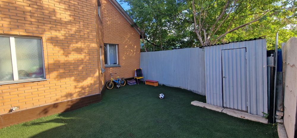 Продам двухэтажный дом