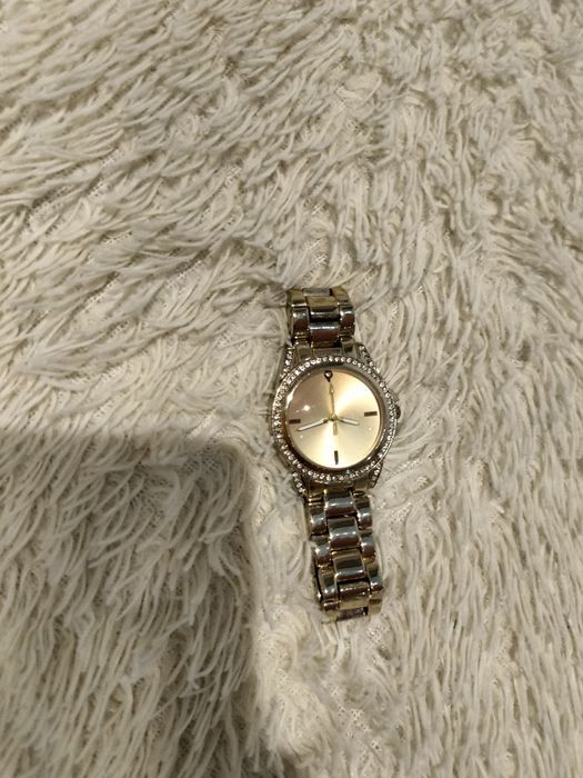 Красивые часы под золото