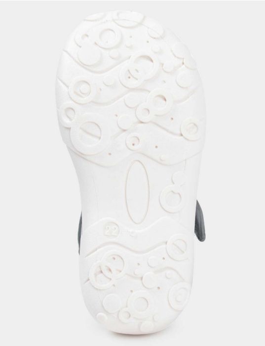 Сандалии новые детские