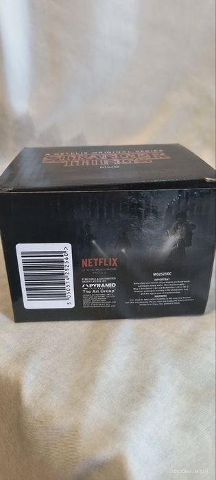 Нова оригинална чаша Stranger Things (Netflix)