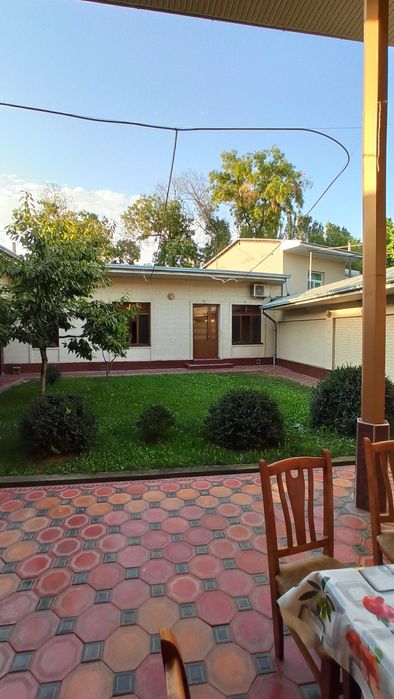 Ховли уй сотилади Коракамиш Мевазор