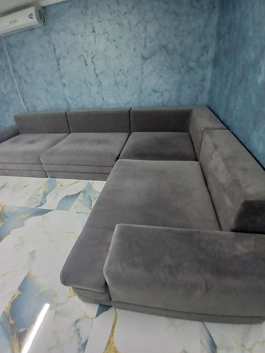 Coltar modular în stare foarte buna