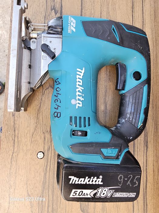 Pendular makita cu acumulator