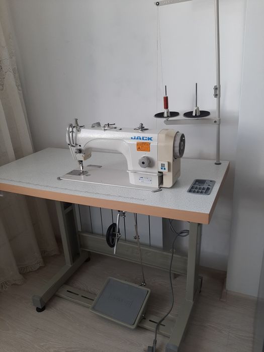 Промышленная швейная машинка