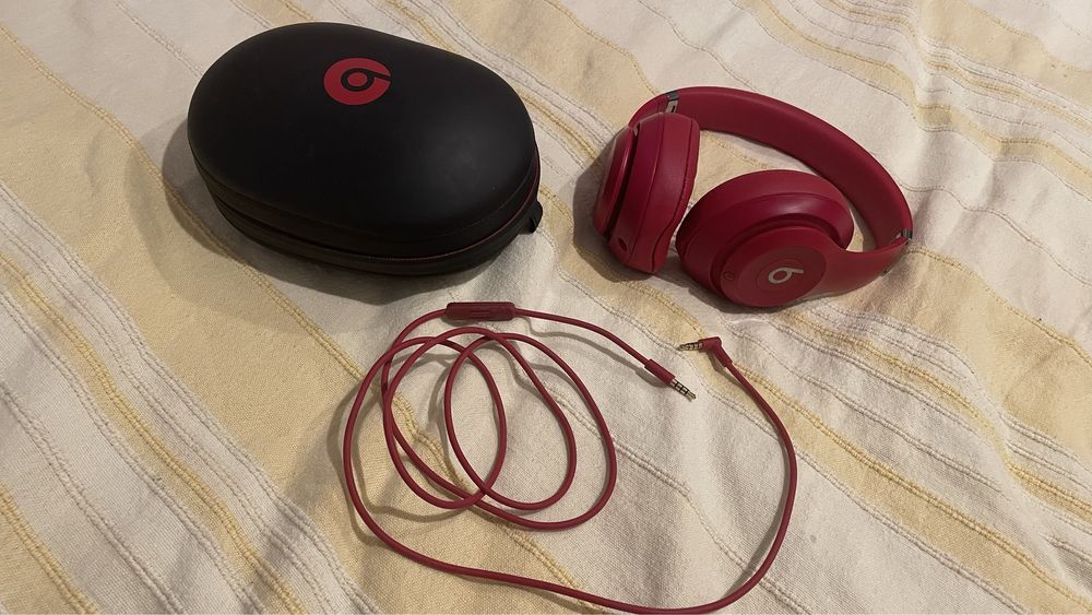 Casti Beats Studio3 Wireless, Over-Ear, Red
