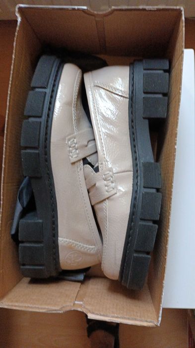 Pantofi casual din piele lacuita