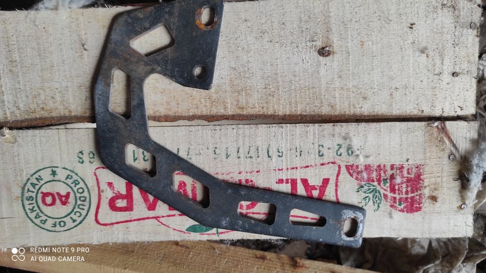 Запчасти на автомобиль.