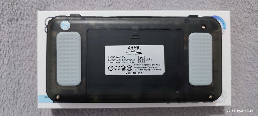 Ретро игрална конзола R36H