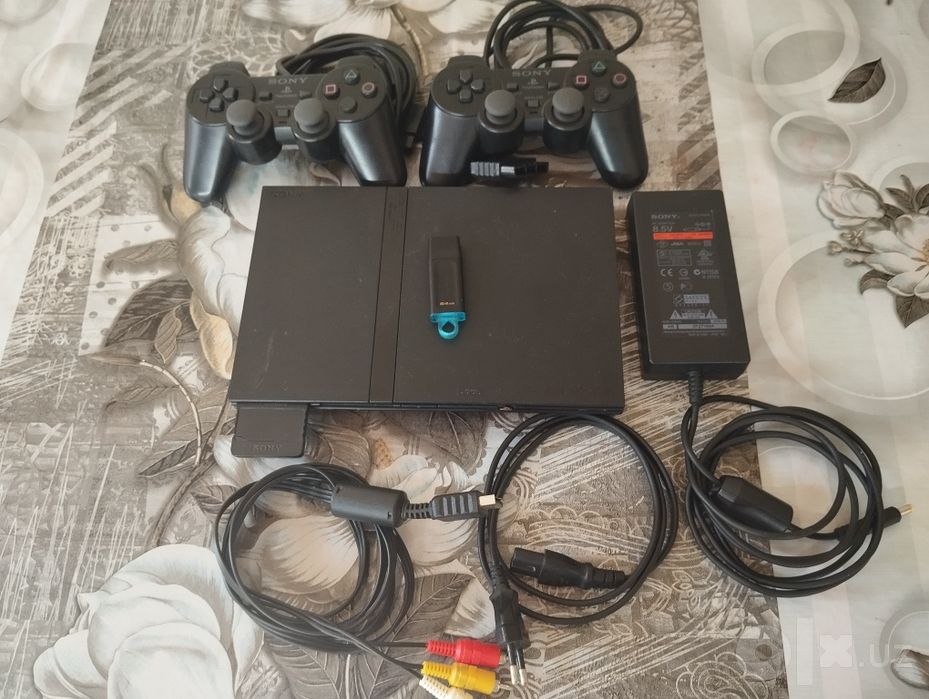 Игровая приставка Playstation 2 прошитая 64 gb