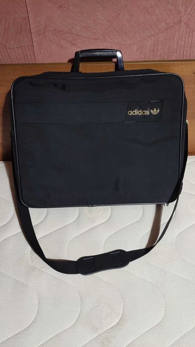 Adidas голяма бизнес чанта/куфарче за ръчен багаж/лаптоп/ документи