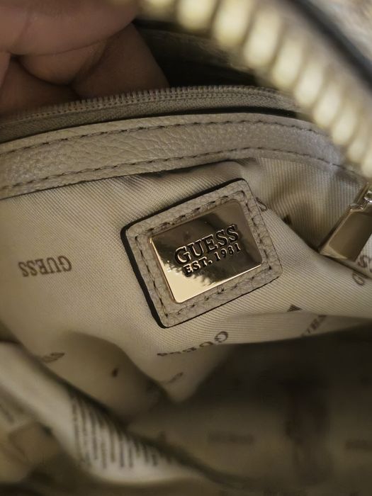 Guess оригинална дамска раница