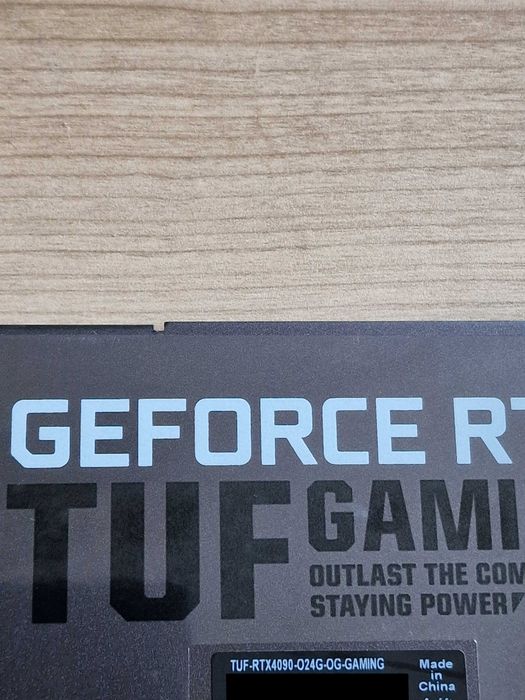 Vând sistem de răcire pe aer pentru placă video ASUS TUF GeForce RTX 4090 24GB OG Gaming