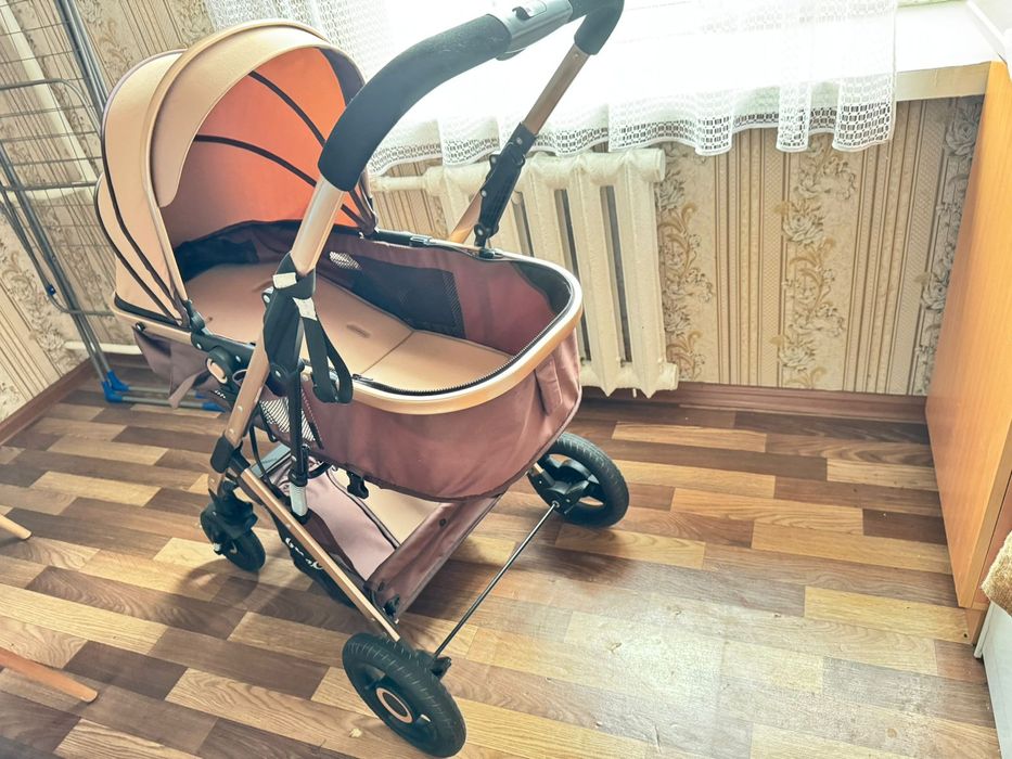 Детская коляска в идеальном состоянии