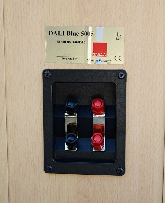 Boxe Dali Blue 5005, boxe de podea