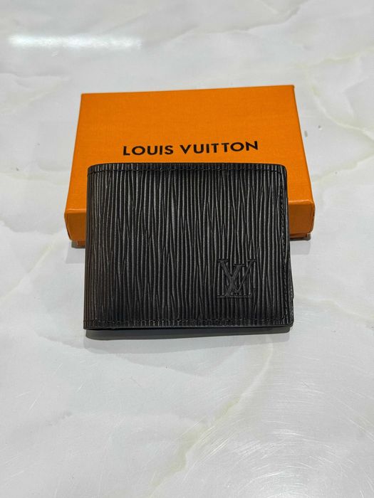 Portofel Louis Vuitton Monogram LV, din Piele Texturată