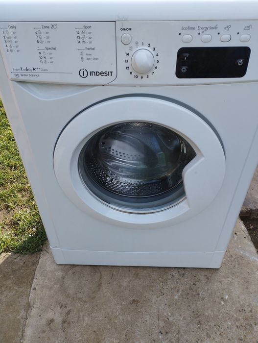 Vând mașină de spălat slim 580 ron