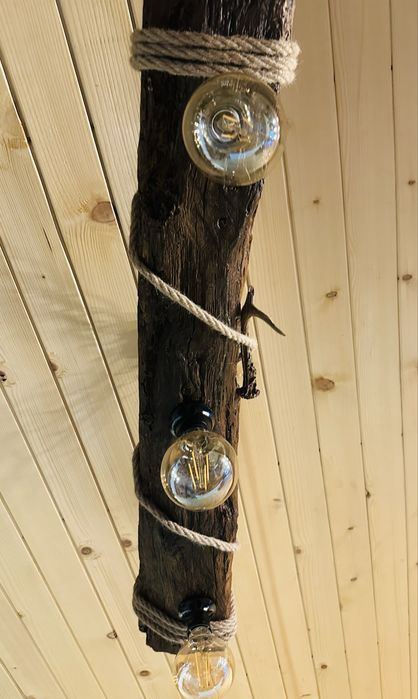 Битова лампа с истинско дърво