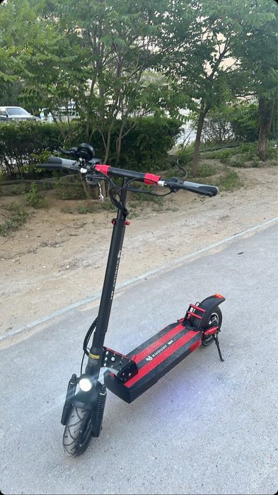 Электро самокат куго м4