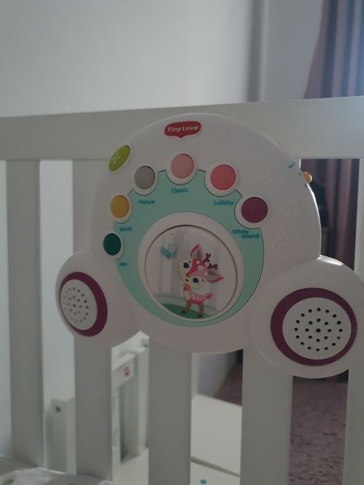 Carusel muzical pentru bebelusi