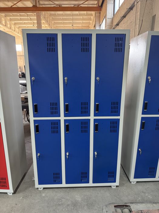 Шкаф раздевалка.