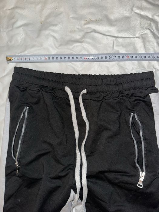 2 perechi de pantaloni
