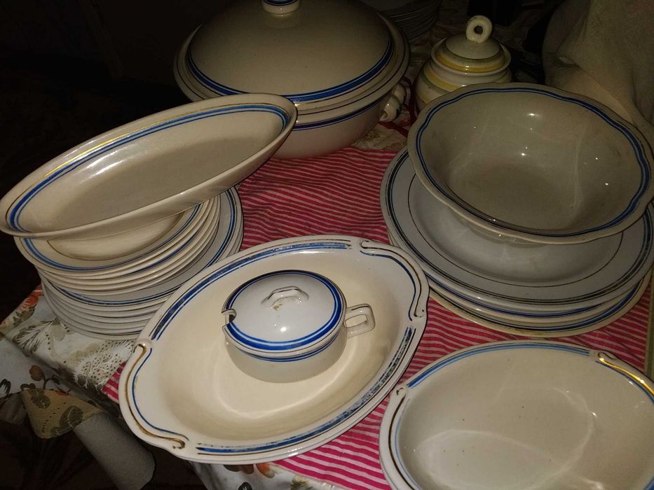 Посуда корейская супница салатницы тарелки 1957 года продается оптом.
